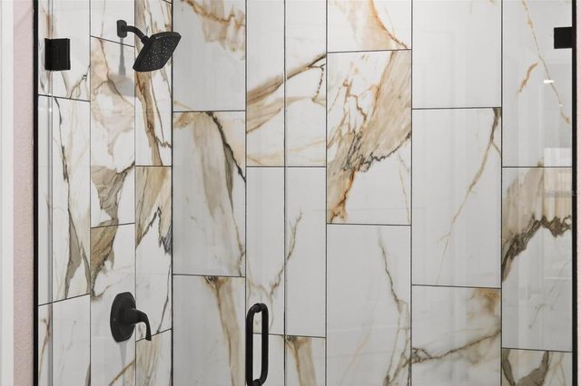 225 HILLSIDE AVENUE, Umatilla, FL 32784