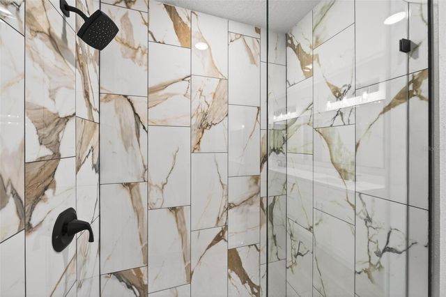 225 HILLSIDE AVENUE, Umatilla, FL 32784