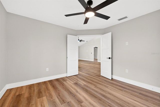 225 HILLSIDE AVENUE, Umatilla, FL 32784