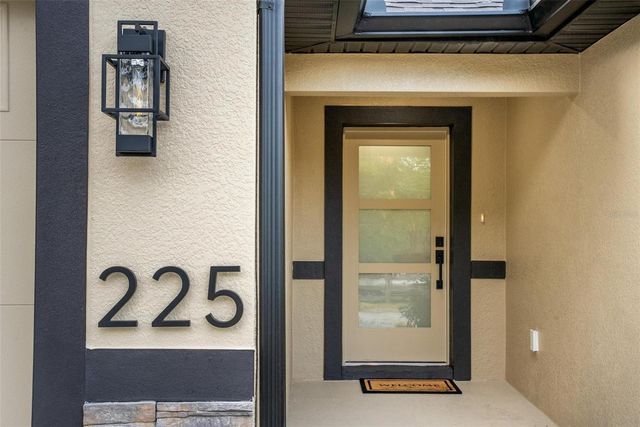 225 HILLSIDE AVENUE, Umatilla, FL 32784