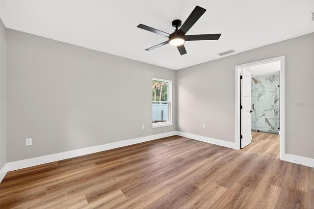 225 HILLSIDE AVENUE, Umatilla, FL 32784