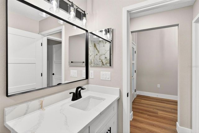 225 HILLSIDE AVENUE, Umatilla, FL 32784