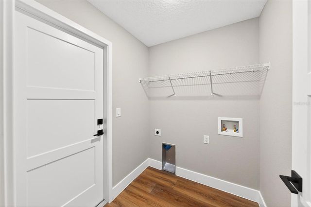 225 HILLSIDE AVENUE, Umatilla, FL 32784