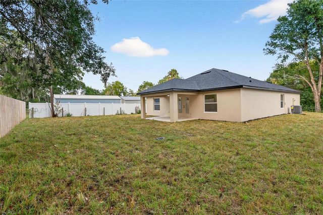 225 HILLSIDE AVENUE, Umatilla, FL 32784