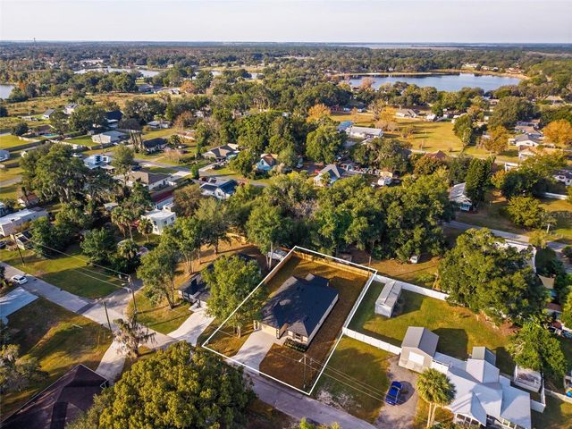 225 HILLSIDE AVENUE, Umatilla, FL 32784