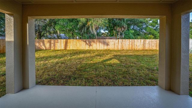 225 HILLSIDE AVENUE, Umatilla, FL 32784