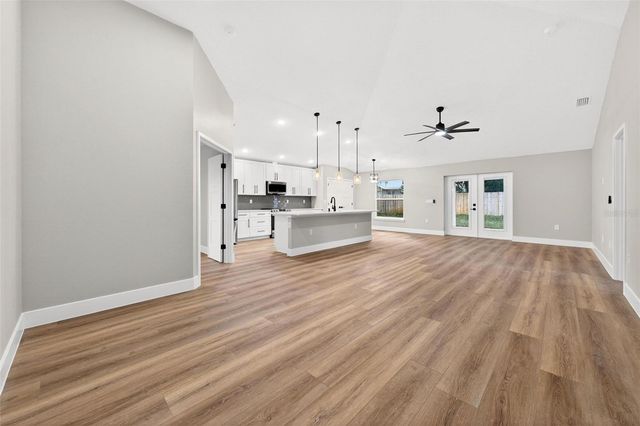 225 HILLSIDE AVENUE, Umatilla, FL 32784