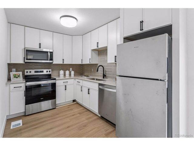 1474 W Lake Ave, Littleton, CO 80120