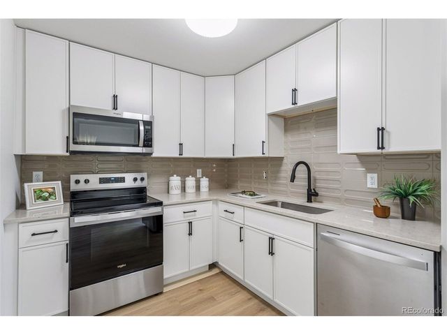 1474 W Lake Ave, Littleton, CO 80120
