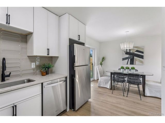 1474 W Lake Ave, Littleton, CO 80120