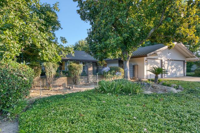 1611 W Mesa Avenue, Fresno, CA 93711