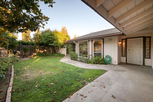1611 W Mesa Avenue, Fresno, CA 93711