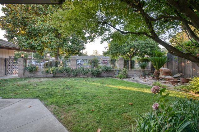 1611 W Mesa Avenue, Fresno, CA 93711
