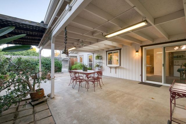 1611 W Mesa Avenue, Fresno, CA 93711