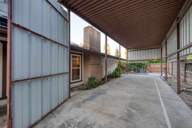 1611 W Mesa Avenue, Fresno, CA 93711