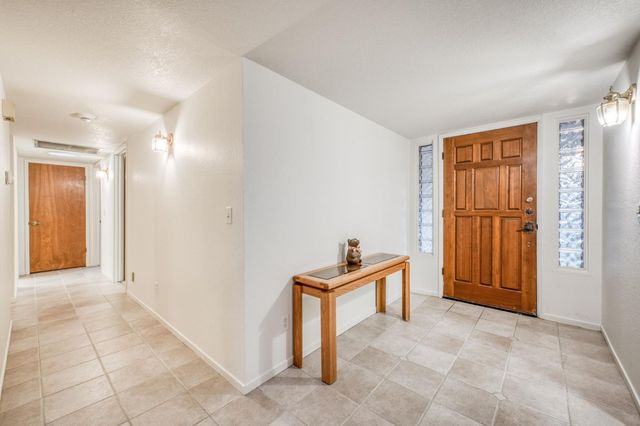 1611 W Mesa Avenue, Fresno, CA 93711