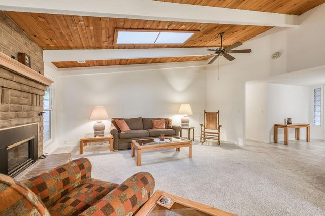 1611 W Mesa Avenue, Fresno, CA 93711