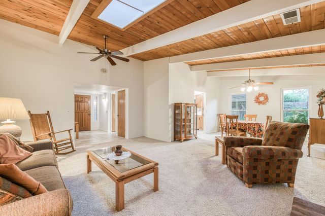 1611 W Mesa Avenue, Fresno, CA 93711