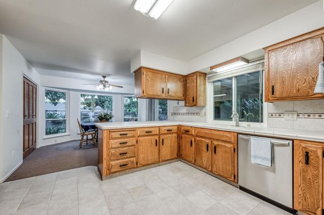 1611 W Mesa Avenue, Fresno, CA 93711