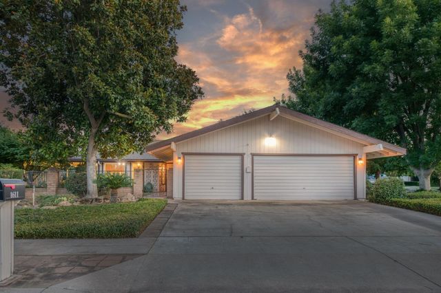 1611 W Mesa Avenue, Fresno, CA 93711