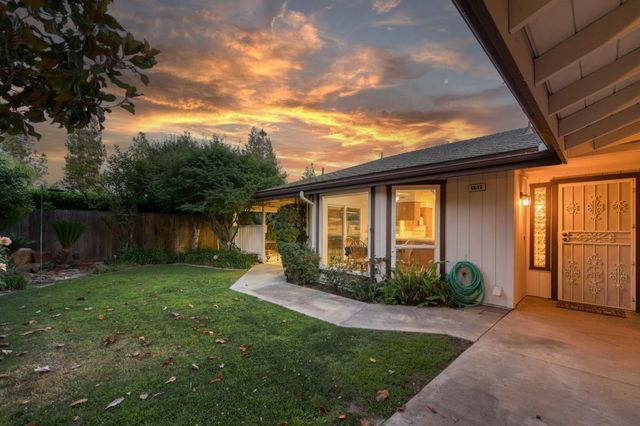1611 W Mesa Avenue, Fresno, CA 93711