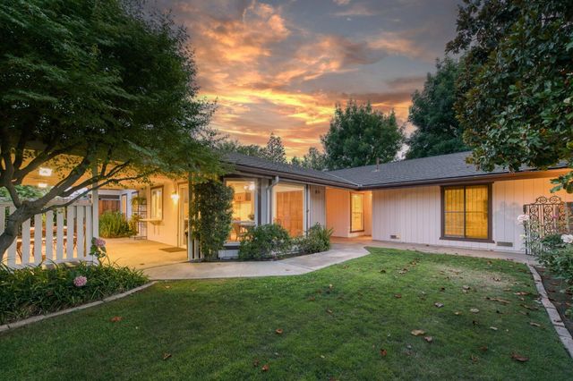 1611 W Mesa Avenue, Fresno, CA 93711