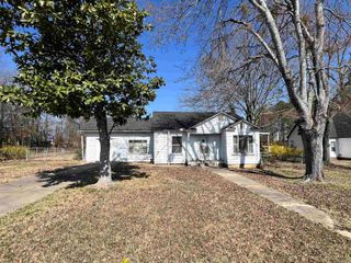103 E Victory Street, Star City, AR 71667