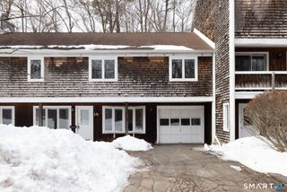 15 Cardinal Drive 15, Farmington, CT 06032