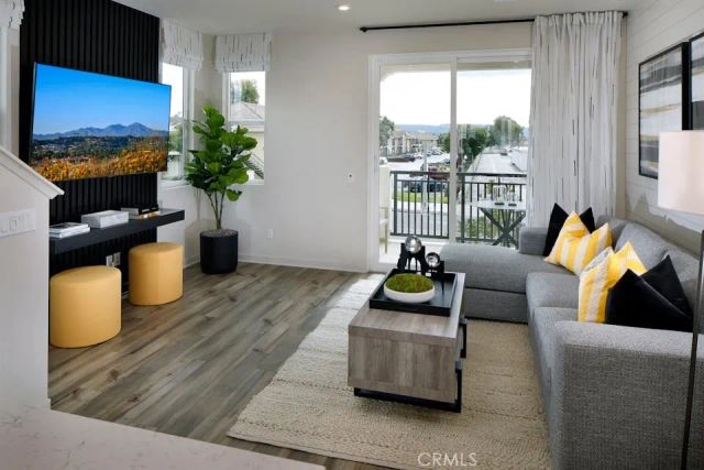 132 Dove Lndg, Covina, CA 91722