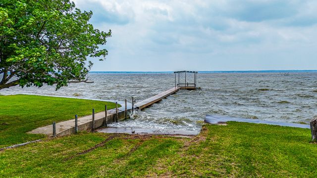 2121 SE County Road 2160, Corsicana, TX 75109