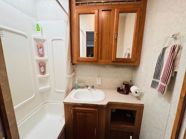 2757 Owens Unit 205 Drive, Houghton Lake, MI 48629