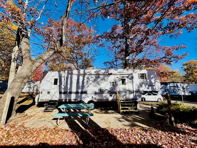 2757 Owens Unit 205 Drive, Houghton Lake, MI 48629