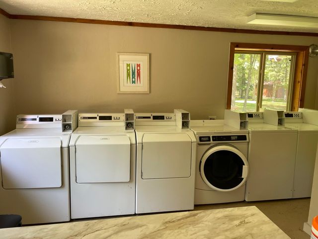 2757 Owens Unit 205 Drive, Houghton Lake, MI 48629