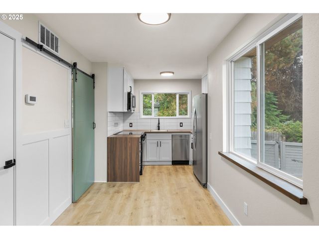 10116 N HUDSON St, Portland, OR 97203