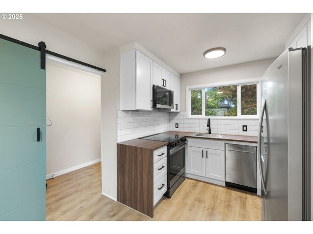 10116 N HUDSON St, Portland, OR 97203