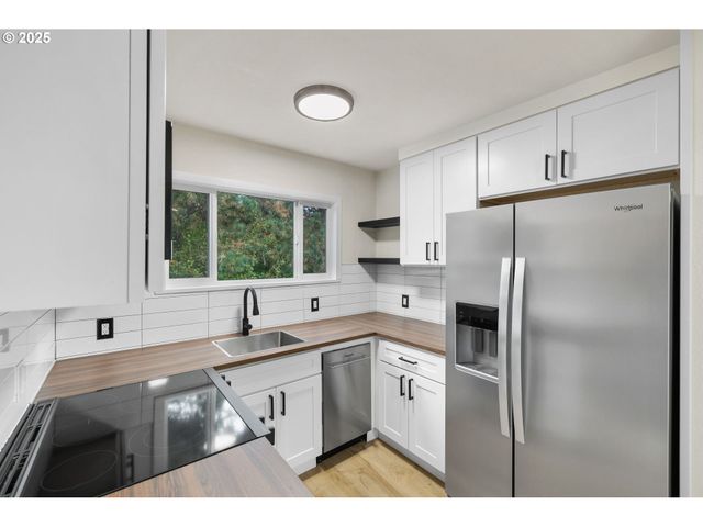 10116 N HUDSON St, Portland, OR 97203