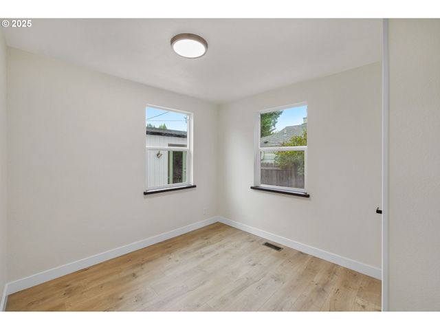 10116 N HUDSON St, Portland, OR 97203