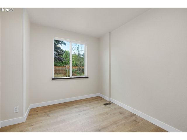 10116 N HUDSON St, Portland, OR 97203