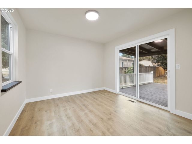 10116 N HUDSON St, Portland, OR 97203