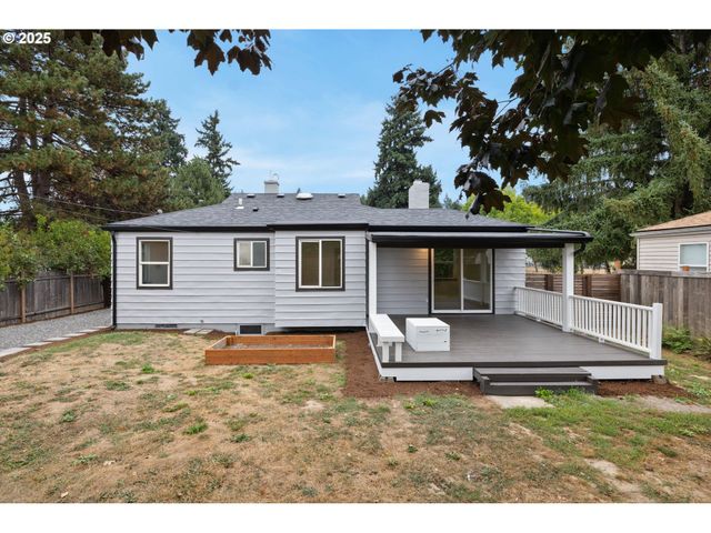 10116 N HUDSON St, Portland, OR 97203