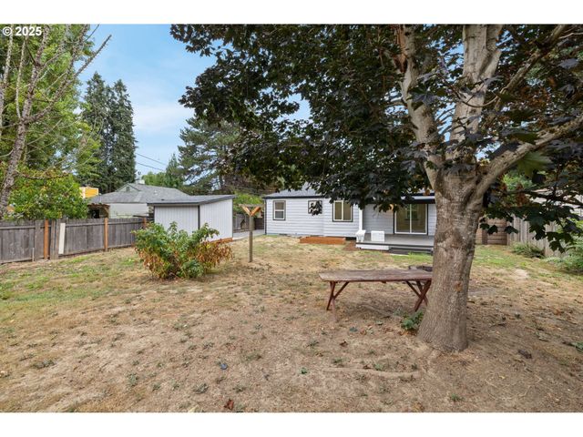 10116 N HUDSON St, Portland, OR 97203