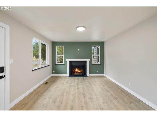 10116 N HUDSON St, Portland, OR 97203