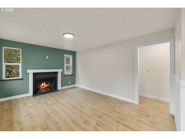 10116 N HUDSON St, Portland, OR 97203