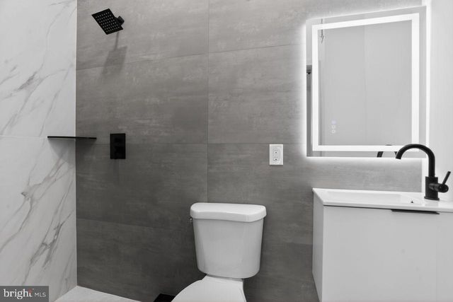 1610 N DOVER ST, Philadelphia, PA 19121