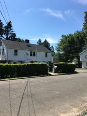 8 High Ridge Drive, Bridgeport, CT 06606