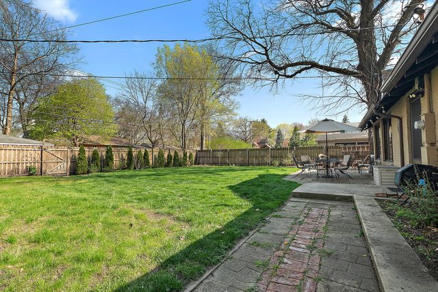 8339 Northcote Avenue, Munster, IN 46321