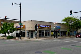 2001 W Howard Street, Chicago, IL 60645