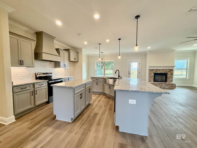 20882 Hale Drive, Robertsdale, AL 36567