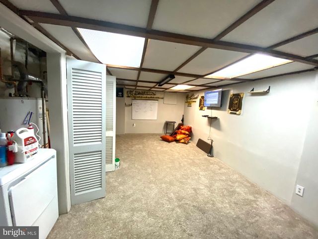 6993 GUILFORD RD, Upper Darby, PA 19082