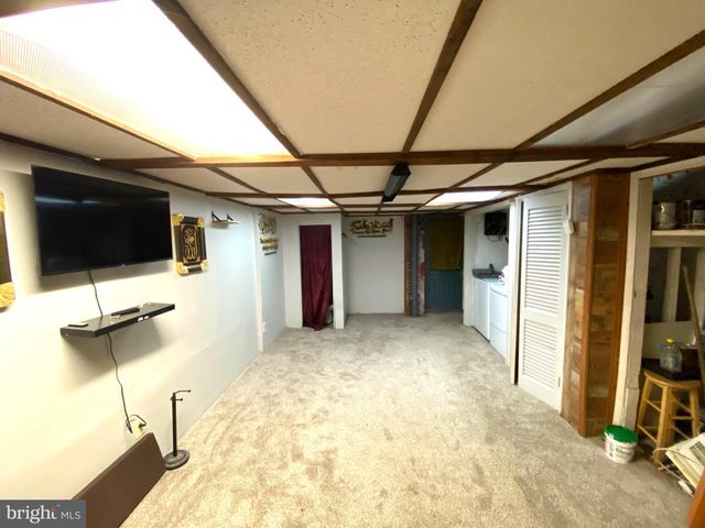 6993 GUILFORD RD, Upper Darby, PA 19082